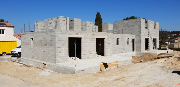 construction villa avec garage pres de aix en provence